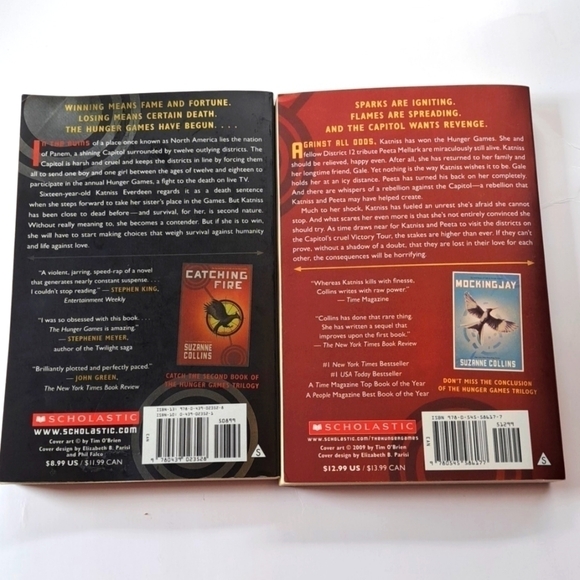 The Hunger Games books 1 & 2 Catching Fire novels by author Suzanne Collins - Picture 2 of 5